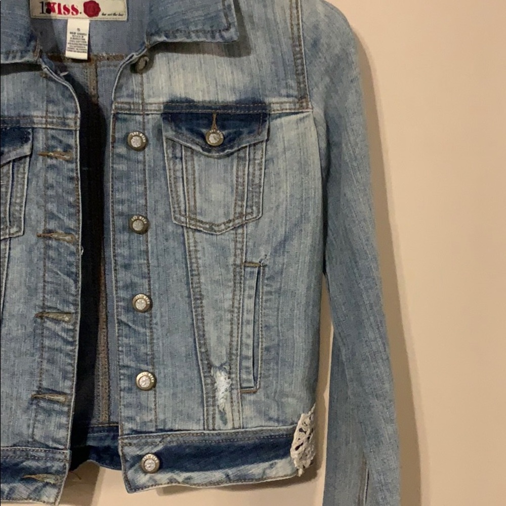 Jean jacket - Picture 2 of 7